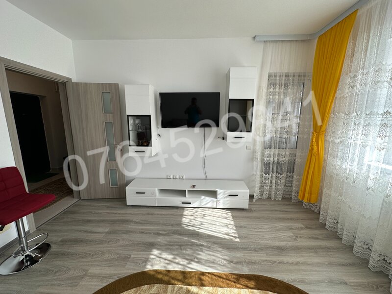 Green Belsugului, Militari langa Lidl,