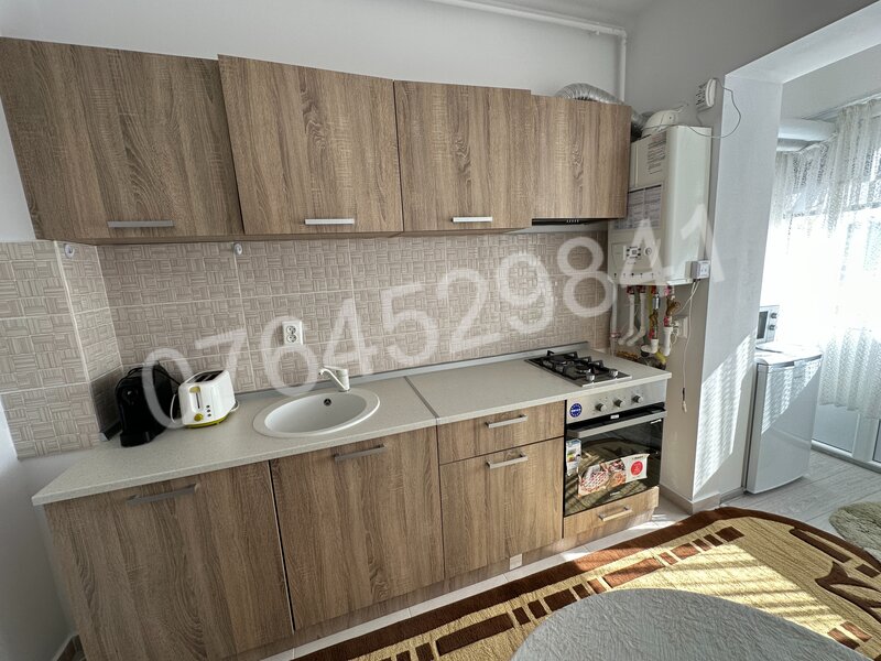 Green Belsugului, Militari langa Lidl,